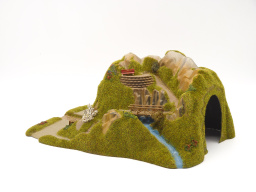 Berg met enkelspoor tunnel