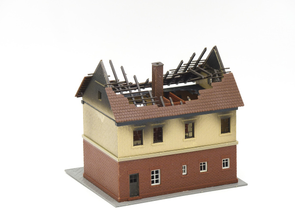 Pola Uitgebrand huis 