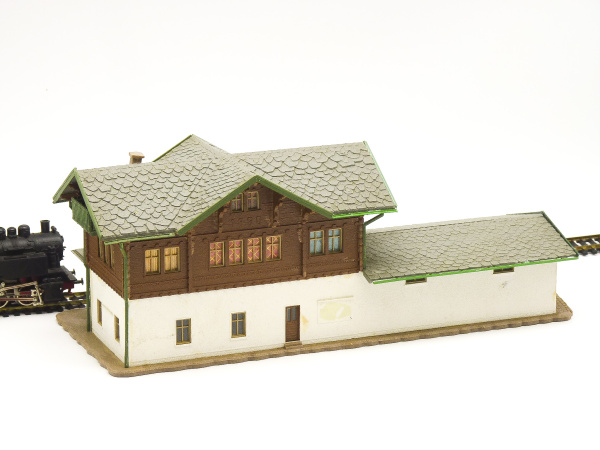 Pola Station 650